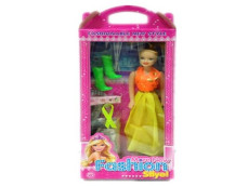 Кукла с аксессуарами (сапогами) и малым гардеробом в коробке
