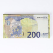 Пачка купюр 200 евро 770166